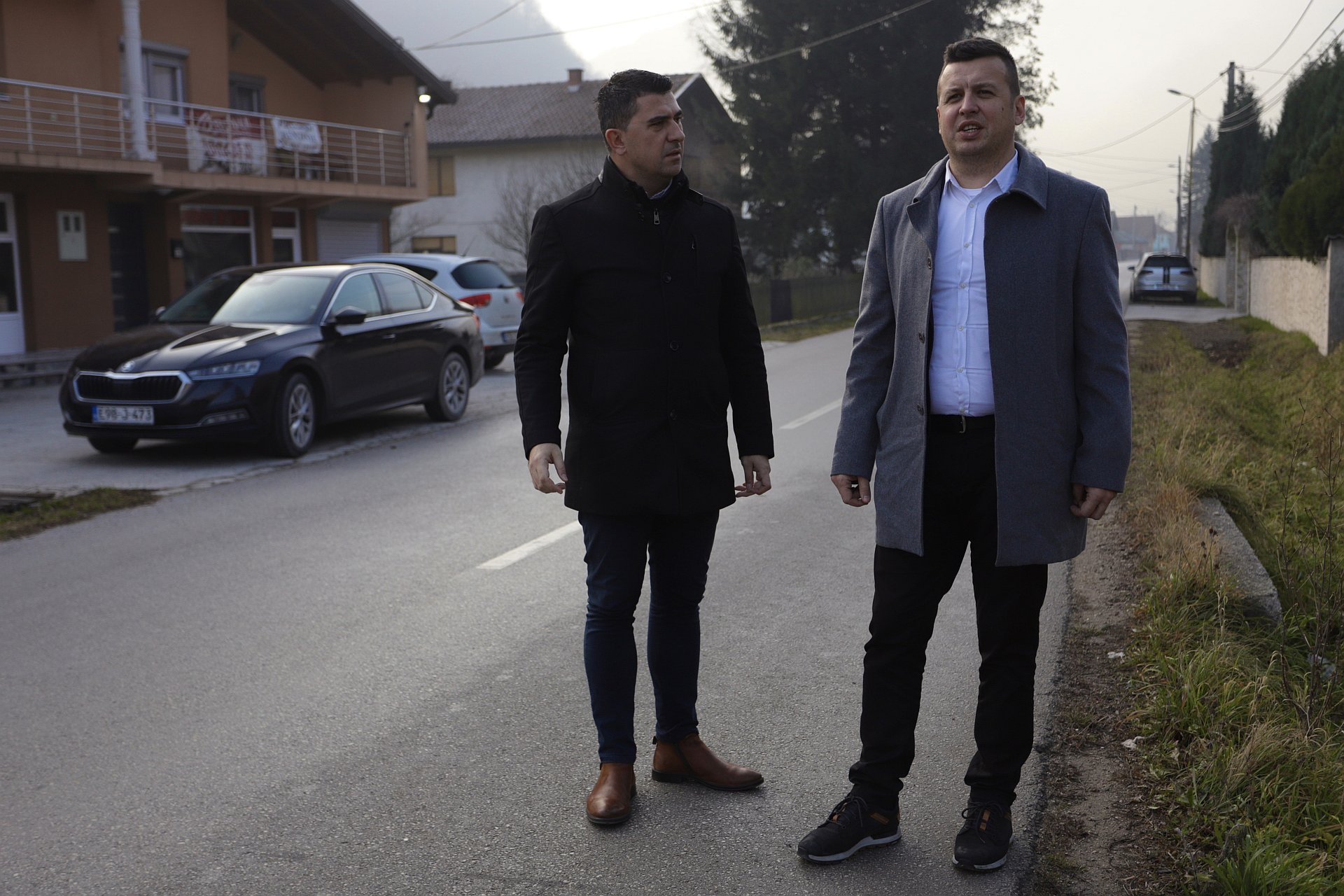 NASTAVAK ULAGANJA U ZENICU: ZA REKONSTRUKCIJU CESTE KROZ ARNAUTE I IZGRADNJU PJEŠAČKE STAZE KROZ NEMILU IZDVOJENO PREKO MILION KM