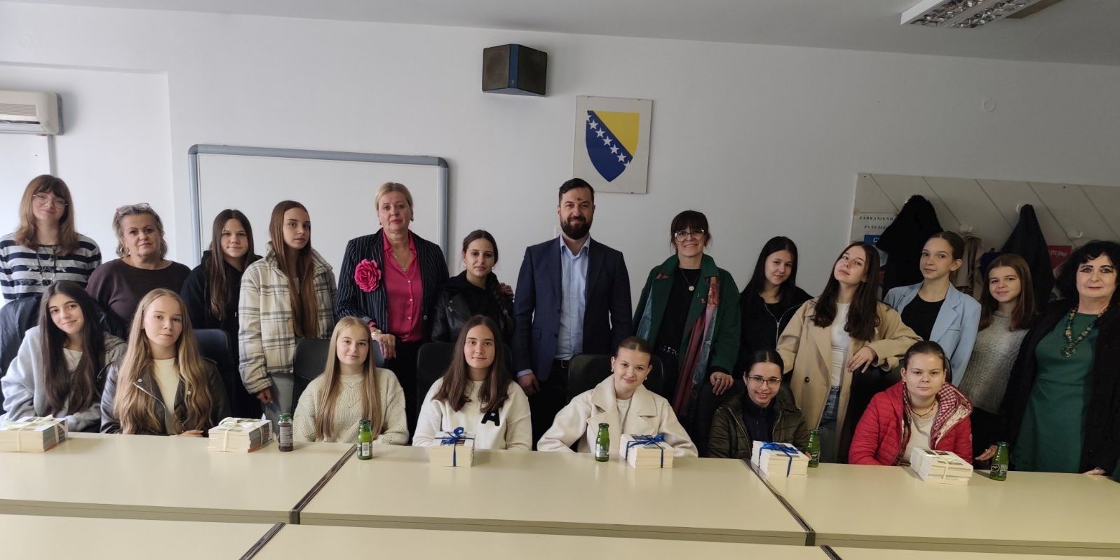 Posjeta učenika, nastavnika i predstavnika Galerije „Preporod“ Zenica Ministarstvu za obrazovanje, nauku, kulturu i sport ZDK