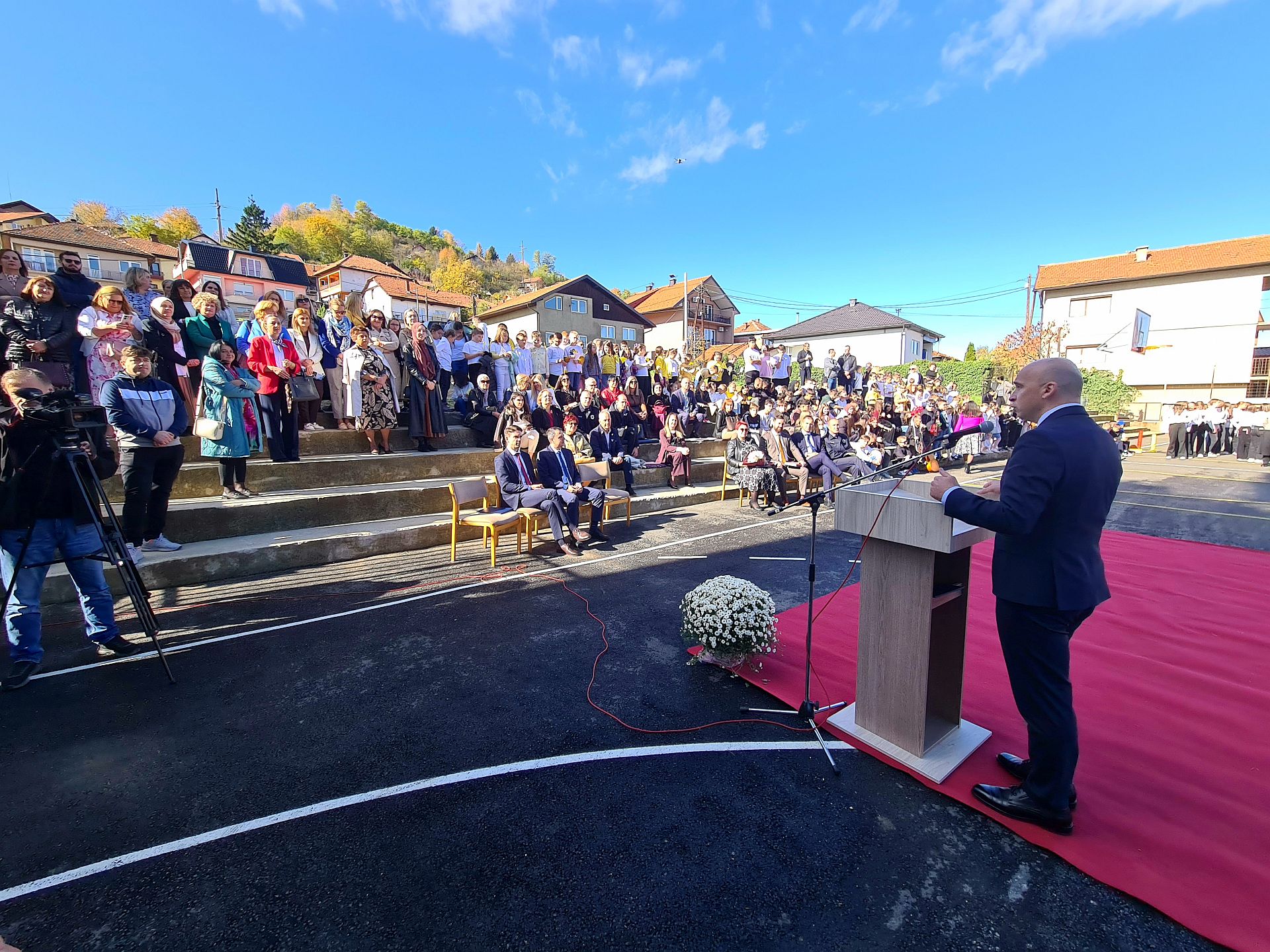Vlada ZDK sa 250.000 KM finansirala obnovu igrališta i izgradnju parkinga u OŠ 