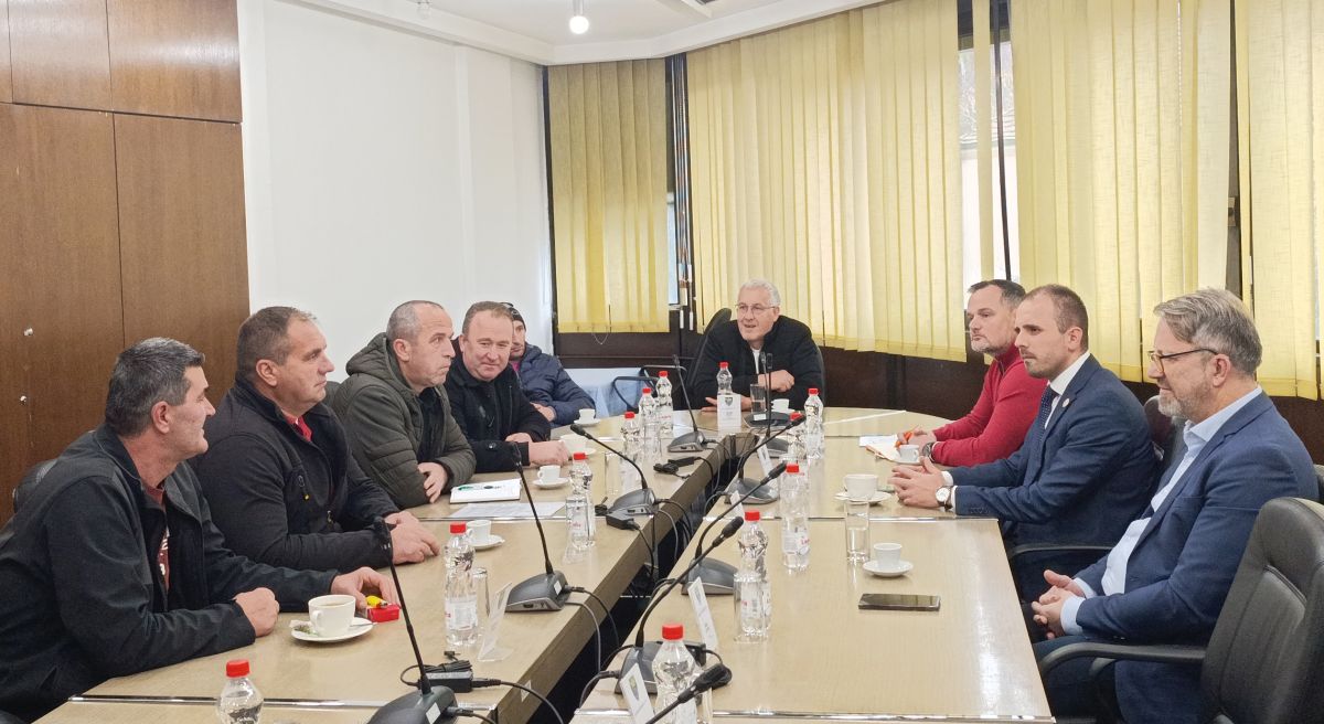 Ministar Čajić razgovarao s poljoprivrednicima sa Babinjskog područja