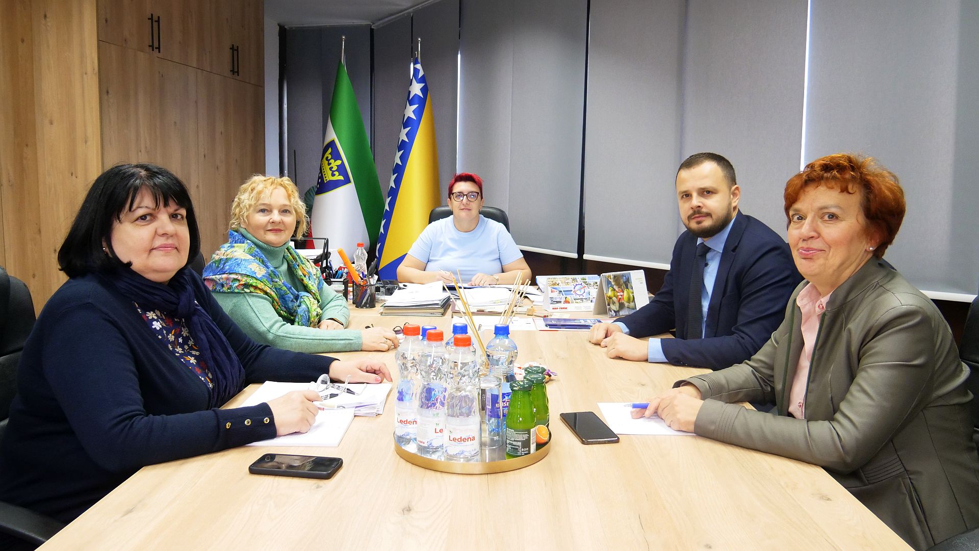 Vlada Zeničko-dobojskog kantona osigurala sredstva za isplatu pomoći penzionerima: Uz novembarsku penziju isplata pomoći od 100,00 KM