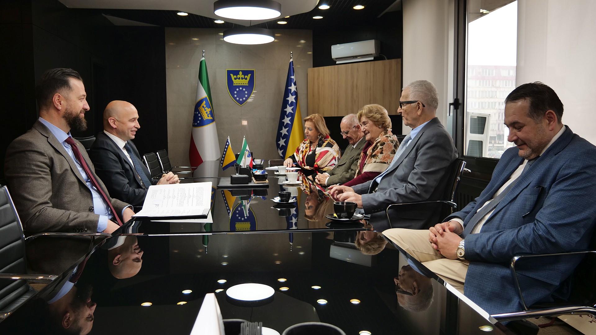 Prijem kod premijera Nezira Pivića: Vlada ZDK podržava rad ANUBiH i VKBI