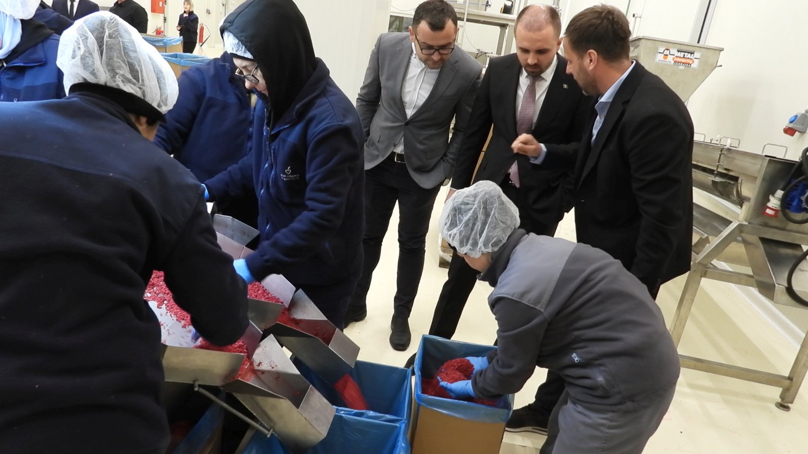 Ministar Čajić u posjeti laboratorijama INZ-a i pogonu MSH Group u Bilješevu kod Kaknja