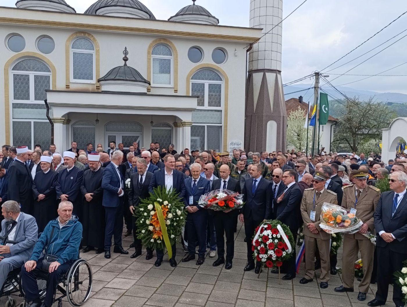  Delegacija Zeničko-dobojskog kantona odala počast žrtvama zločina u  Ahmićima