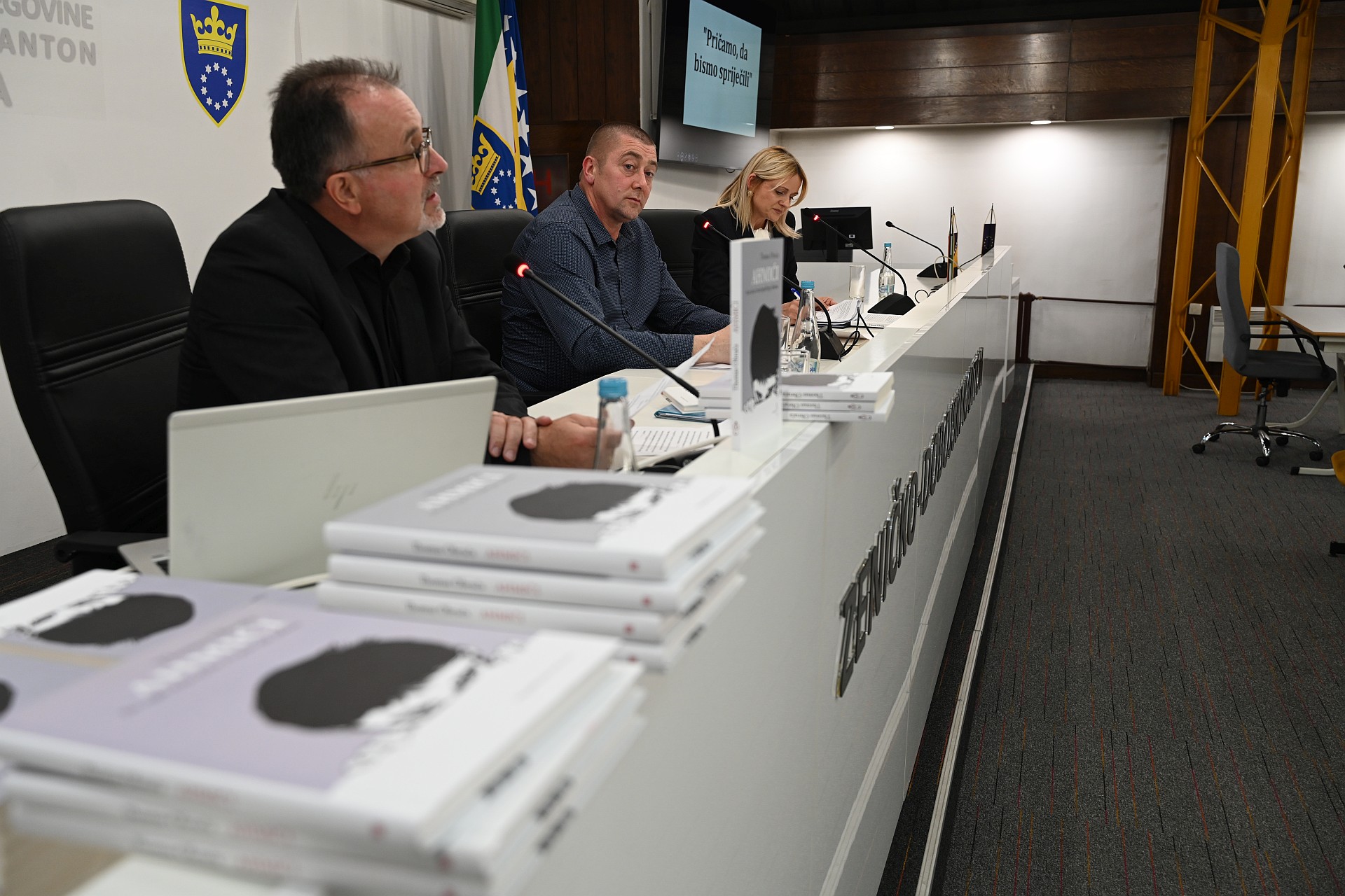 U Zenici promovisana knjiga „Ahmići: Osam dana trinaestogodišnjeg Adnana“