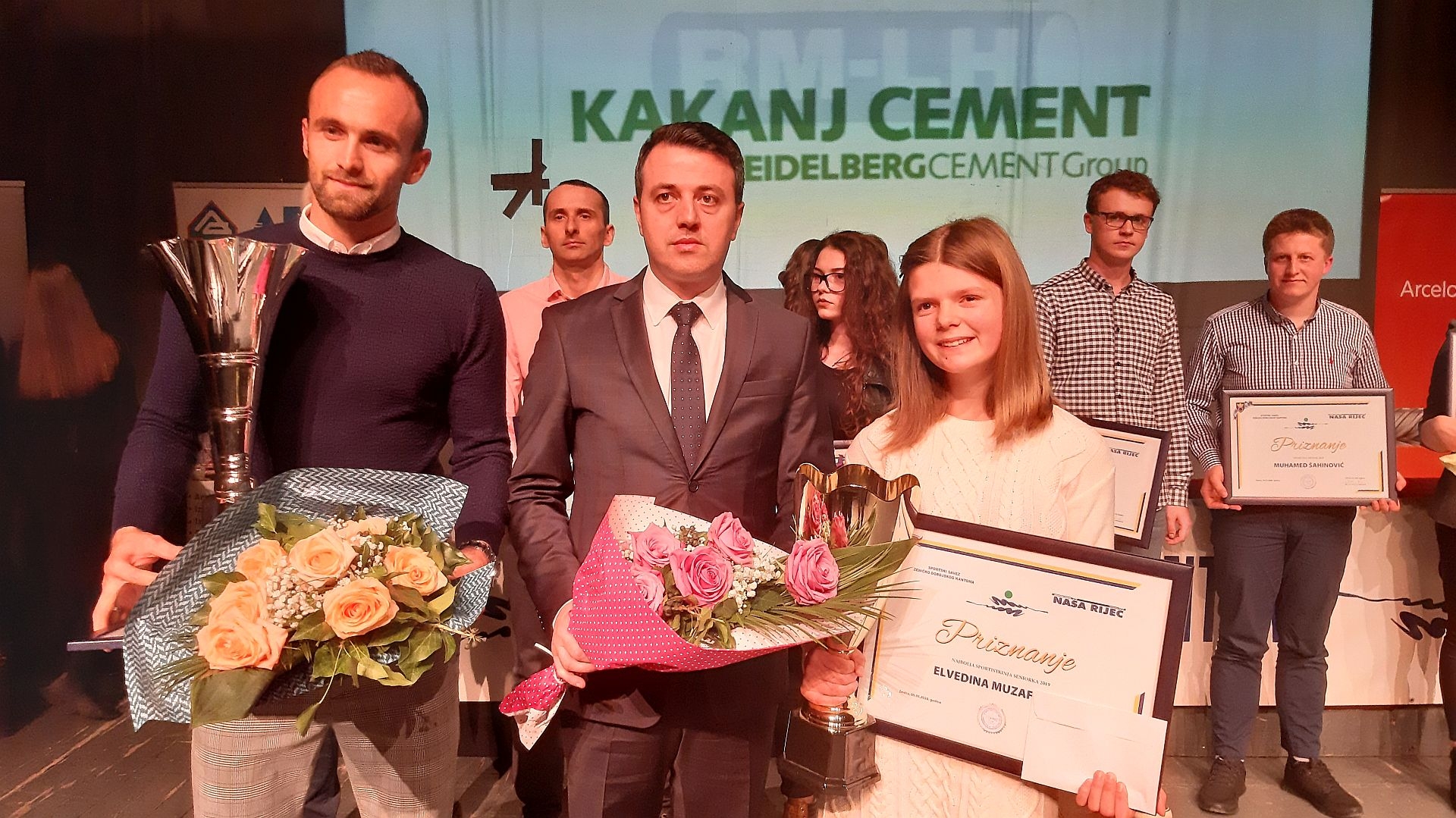 PREMIJER GANIĆ URUČIO PRIZNANJA NAJBOLJIM SPORTISTIMA U ZDK AMELU TUKI I ELVEDINI MUZAFERIJI