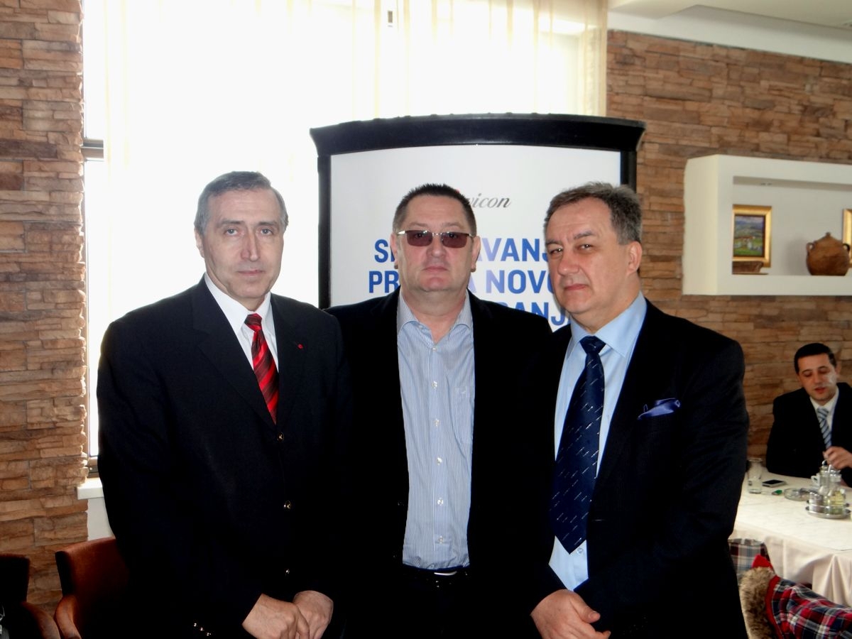 Premijer Fikret Plevljak, direktor Marin Ivanišević i ministar Mirsad Isaković
