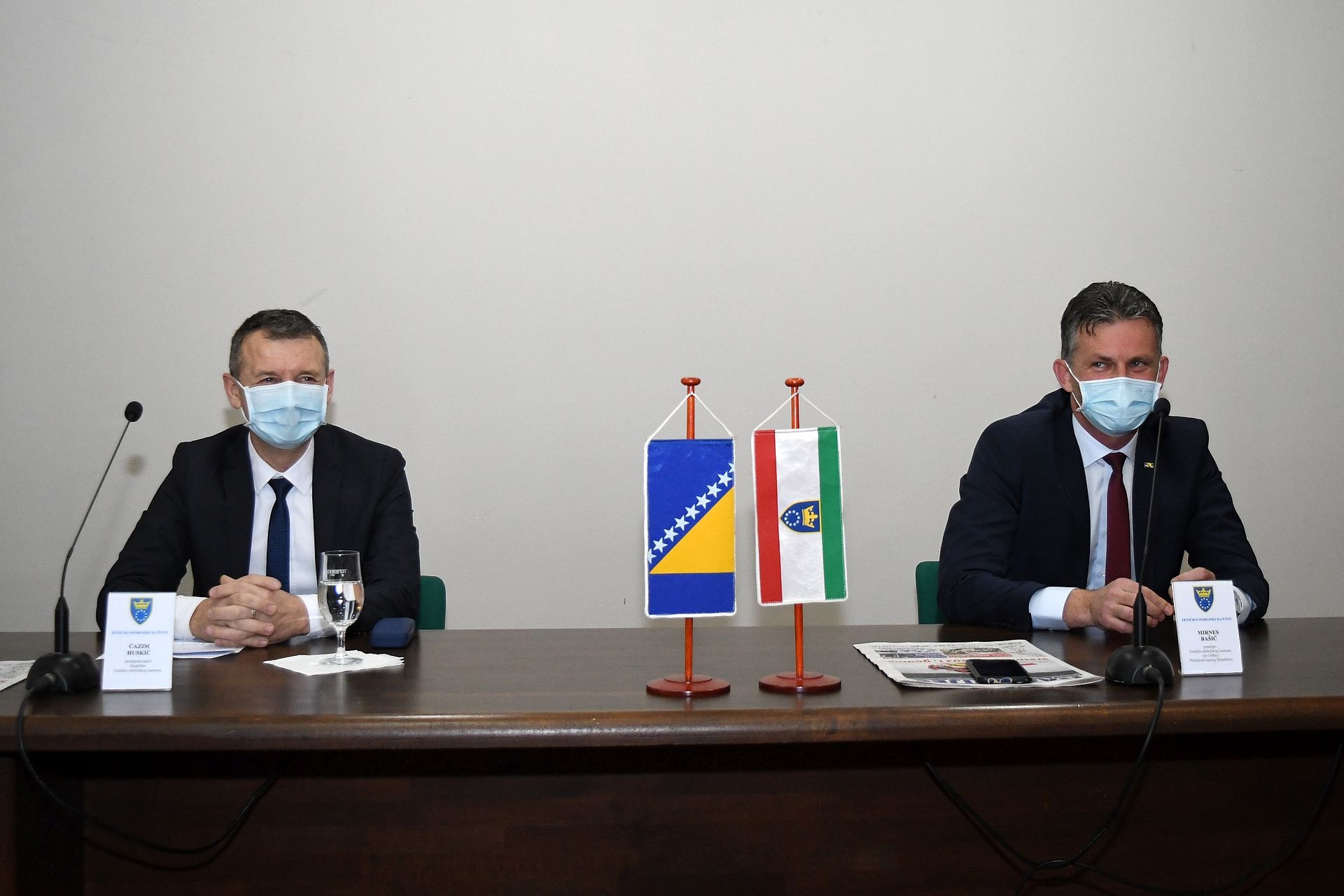 PREMIJER BAŠIĆ I PREDSJEDAVAJUĆI HUSKIĆ UPUTILI ČESTITKU ZA PRAVOSLAVNI BOŽIĆ