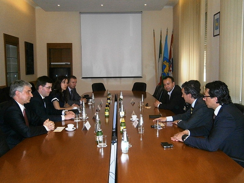 Zeničko-dobojski kanton je 2004. potpisao Sporazum o saradnji sa Istarskom županijom