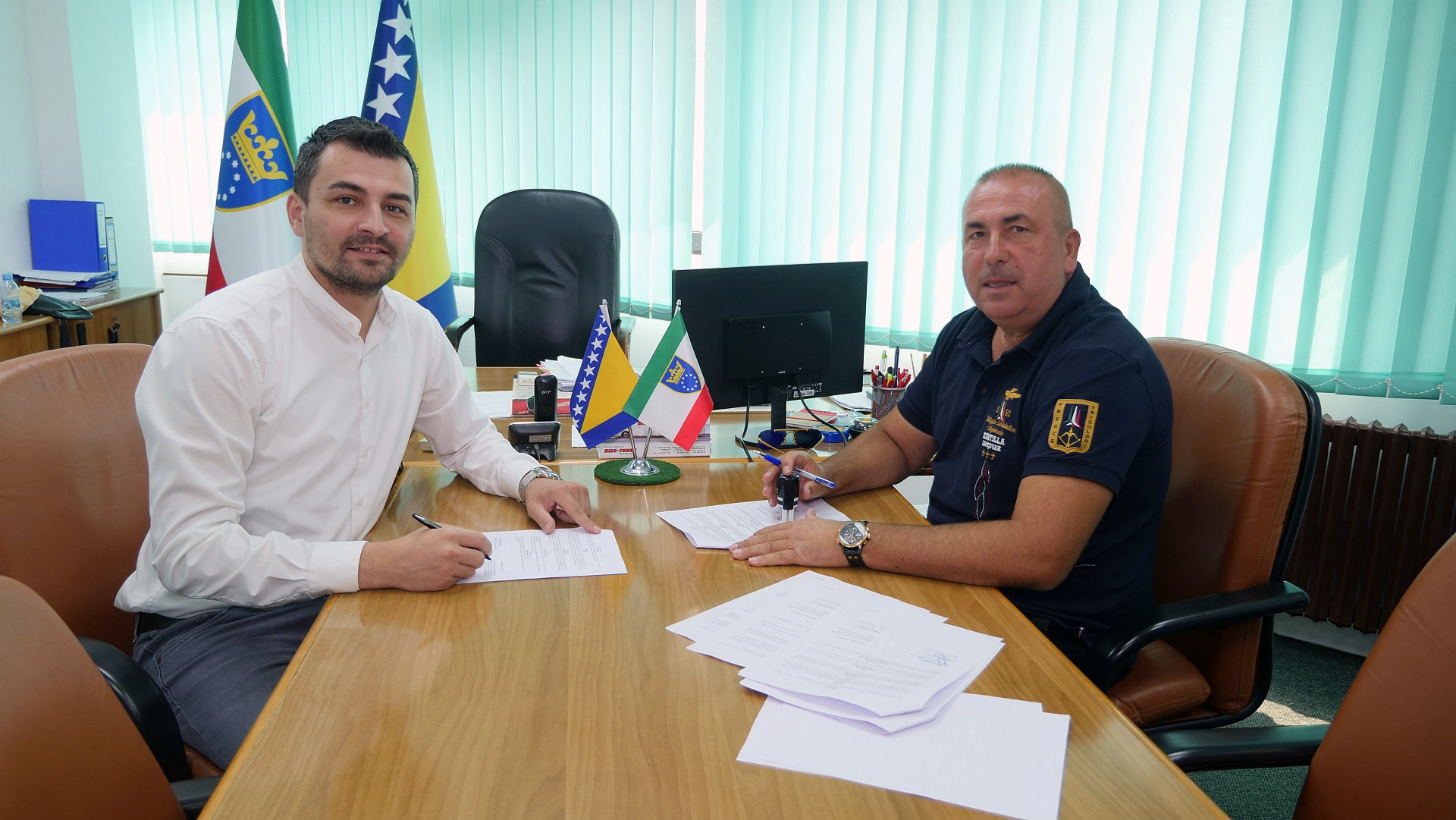 NASTAVAK ULAGANJA U CESTOVNU INFRASTRUKTURU GRADOVA I OPĆINA: POTPISAN UGOVOR O IZVOĐENJU RADOVA NA REGIONALNOJ CESTI TEŠANJ-JELAH