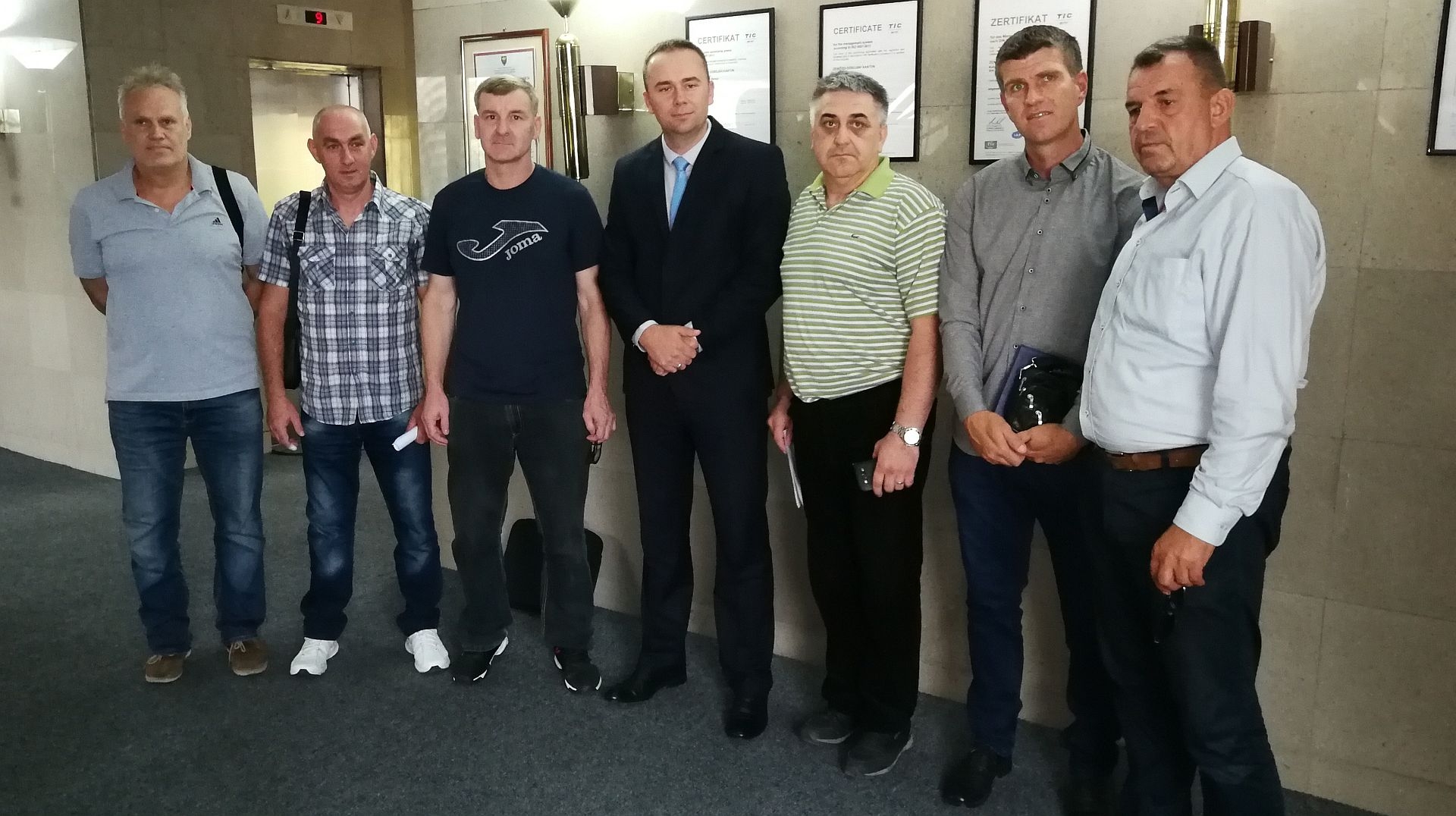 PODRŠKA MINISTARSTVA ZA BORAČKA PITANJA ZDK: KLUBOVIMA SJEDEĆE ODBOJKE PO HILJADU MARAKA ZA KUPOVINU OPREME