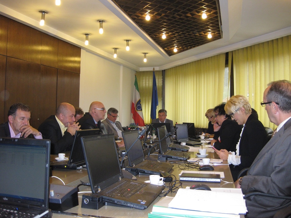 POMOĆ PRIVREDNICIMA