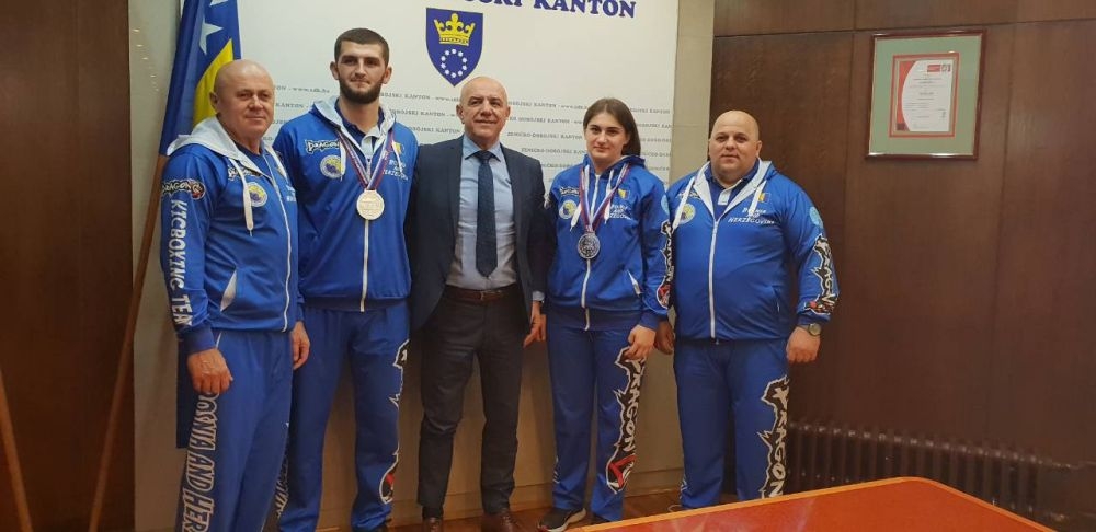 PRIJEM ZA OSVAJAČE SREBRENIH MEDALJA NA EVROPSKOM PRVENSTVU ZA SENIORE U KICKBOXINGU U UREDU PREMIJERA GALIJAŠEVIĆA: VI STE NAJBOLJI AMBASADORI BIH