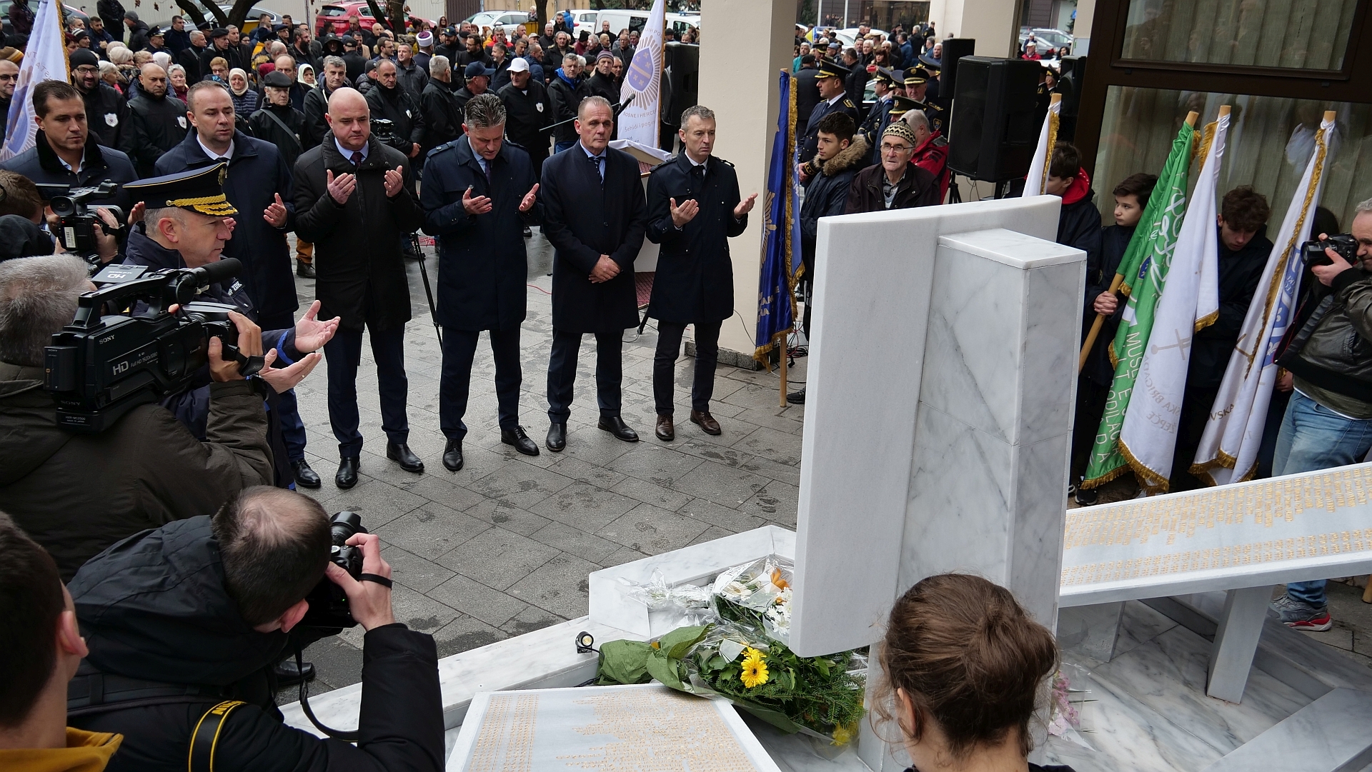 OTKRIVENO SPOMEN OBILJEŽJE POGINULIM PRIPADNICIMA MUP-a ZDK I ODRŽANA SVEČANA AKADEMIJA POVODOM 30. GODIŠNJICE FORMIRANJA TREĆEG KORPUSA ARBIH