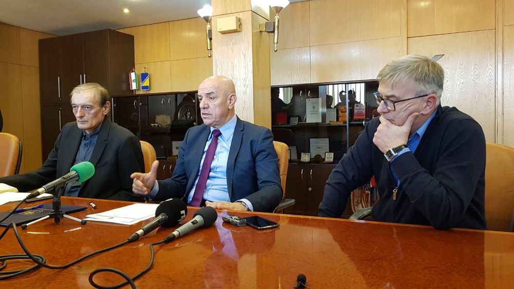 POTPISAN SPORAZUM O USAGLAŠAVANJU TEKSTA KOLEKTIVNOG UGOVORA O PRAVIMA I OBAVEZAMA POSLODAVACA I RADNIKA SA SAMOSTALNIM STRUKOVNIM SINDIKATOM DOKTORA MEDICINE I STOMATOLOGIJE