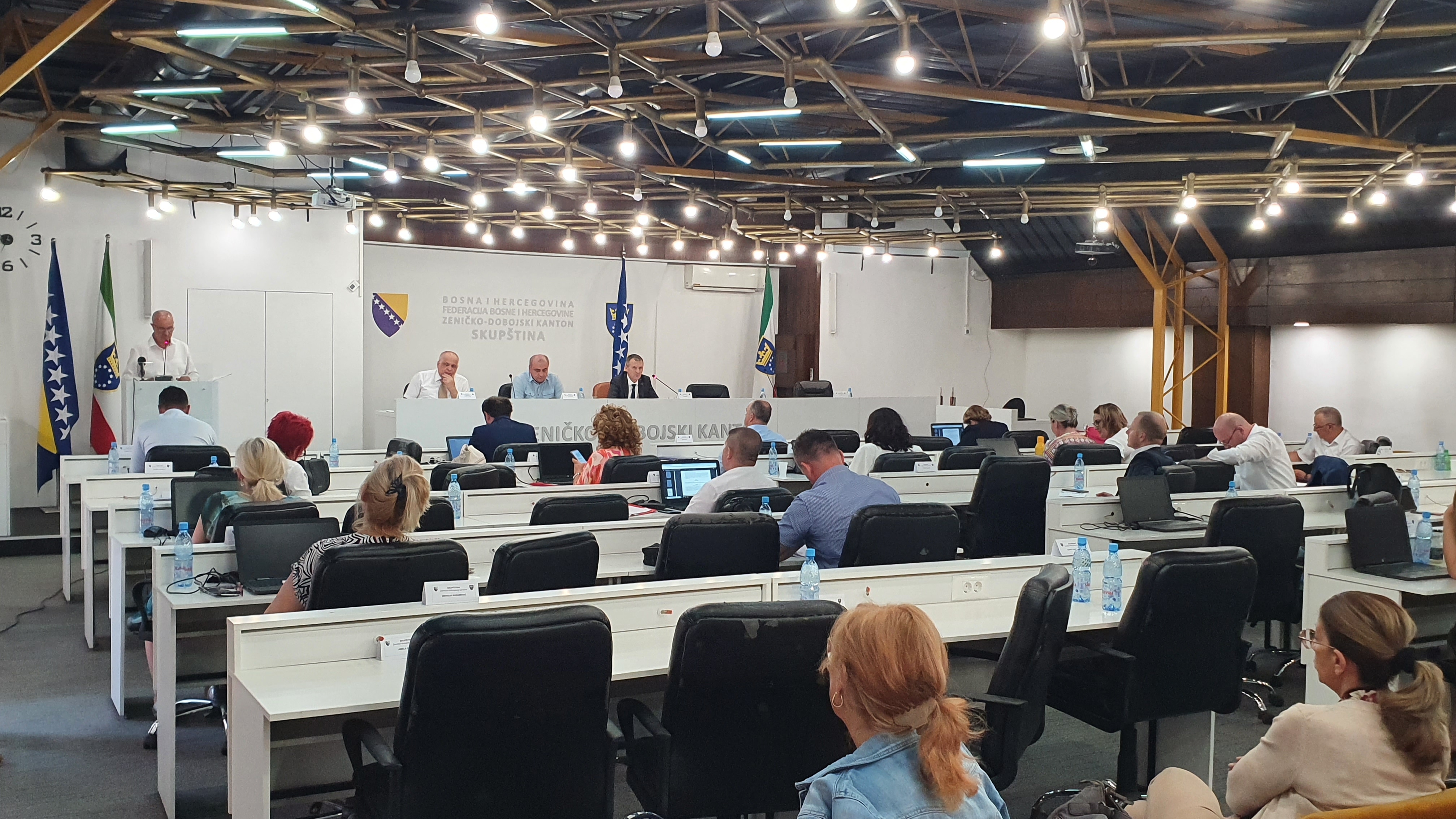 SAOPĆENJE SA 46. SJEDNICE SKUPŠTINE ZENIČKO-DOBOJSKOG KANTONA ODRŽANE DANA 29.06.2022. GODINE