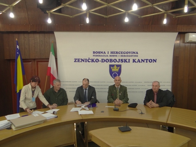 ZAKLJUČIVANJE UGOVORA O DODJELI SPORTSKO-PRIVREDNIH LOVIŠTA U ZAKUP UDRUŽENJIMA GRAĐANA-LOVAČKIM DRUŠTVIMA SA PODRUČJA ZE-DO KANTONA