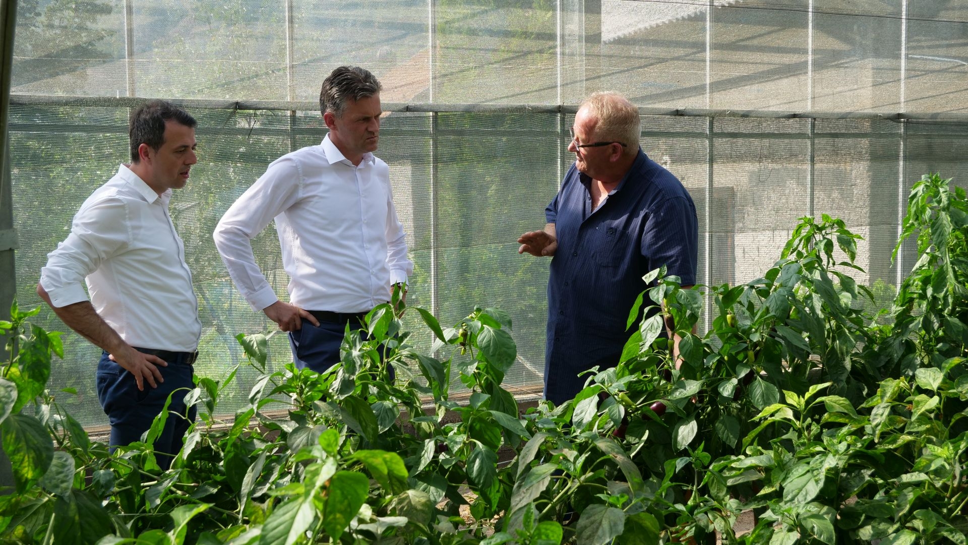 PREMIJER GANIĆ POSJETIO UDRUŽENJE POLJOPRIVREDNIKA AGRO-VIS U VISOKOM