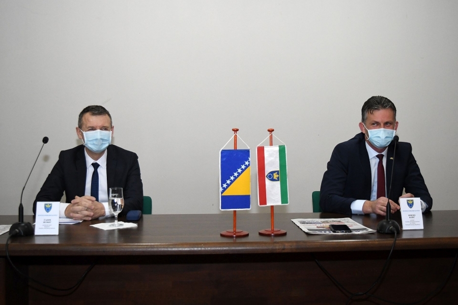 PREMIJER BAŠIĆ I PREDSJEDAVAJUĆI HUSKIĆ ČESTITALI USKRS