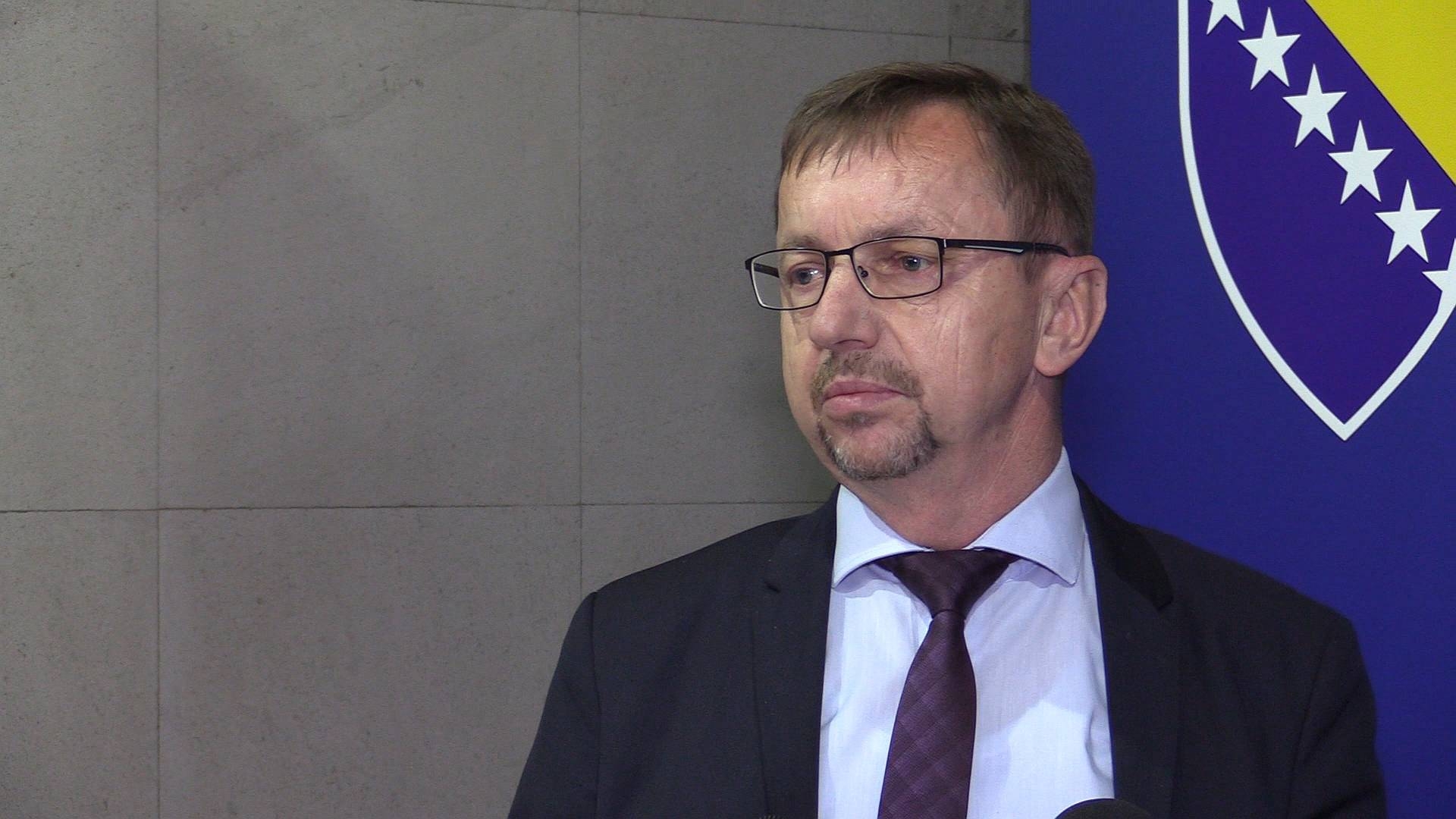 POVRATAK UČENIKA U ŠKOLSKE KLUPE ZAVISI OD RAZVOJA EPIDEMIOLOŠKE SITUACIJE