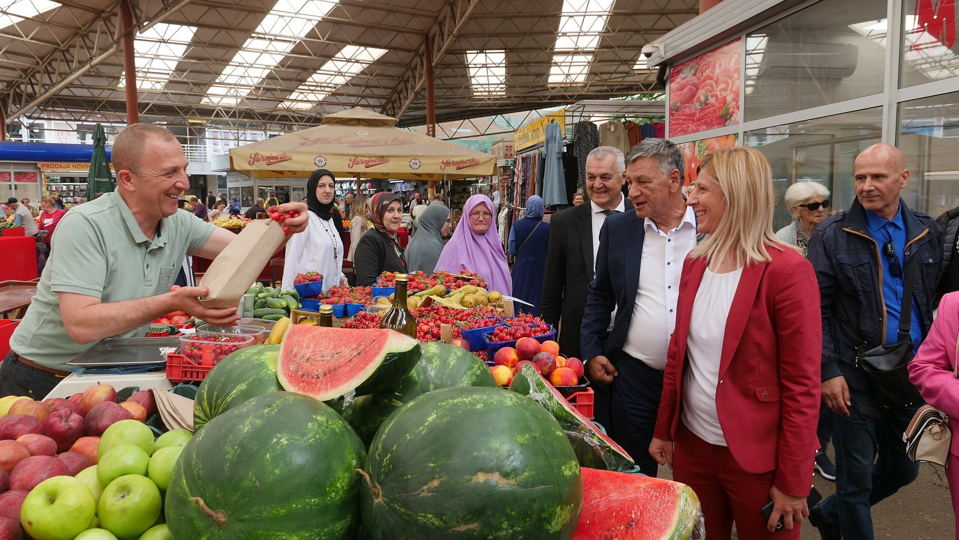 PREMIJERKA MEHMEDIĆ I MINISTAR MARIĆ NA OTVARANJU SAJMA DOMAĆIH PROIZVODA U ZENICI