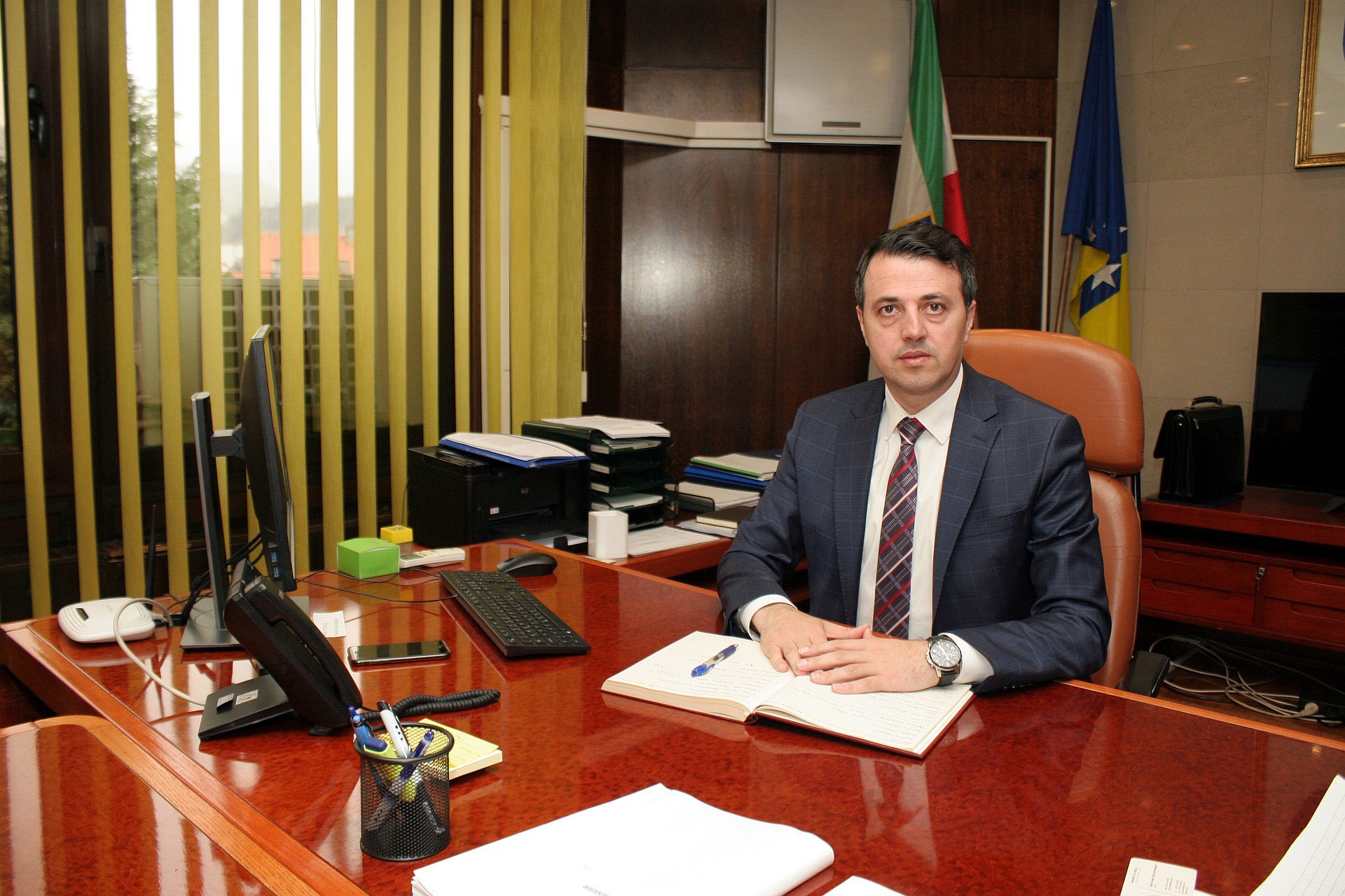 PREMIJER GANIĆ PISAO PREDSJEDAVAJUĆEM ZVIZDIĆU I PREMIJERU NOVALIĆU: TRAŽITI OD EU DRŽAVNU KVOTU ZA ČELIK PC16 IZ BIH