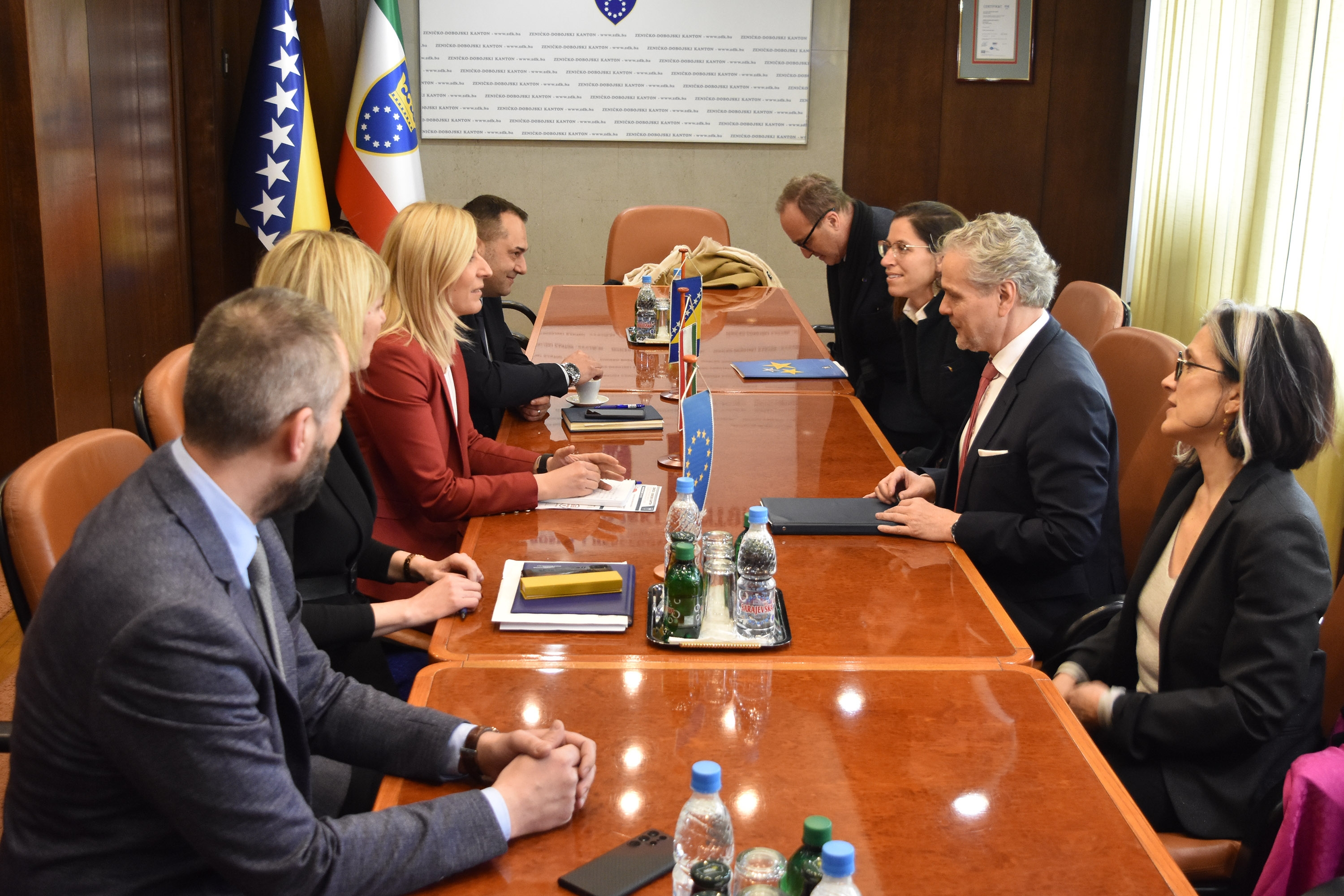 AMBASADOR SATTLER ODRŽAO SASTANAK S NOVIM VLASTIMA ZENIČKO-DOBOJSKOG KANTONA