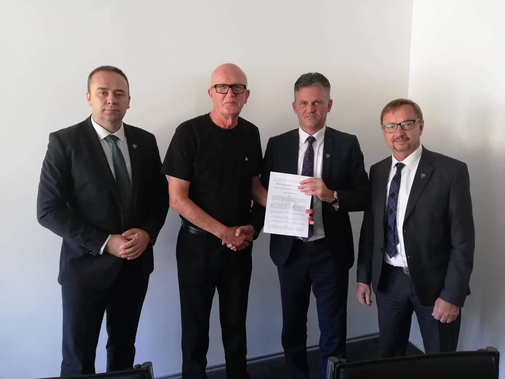 VLADA ZDK I OPĆINA OLOVO GRADE OBDANIŠTE, NOVU ŠKOLU I VANJSKE TERMALNE BAZENE