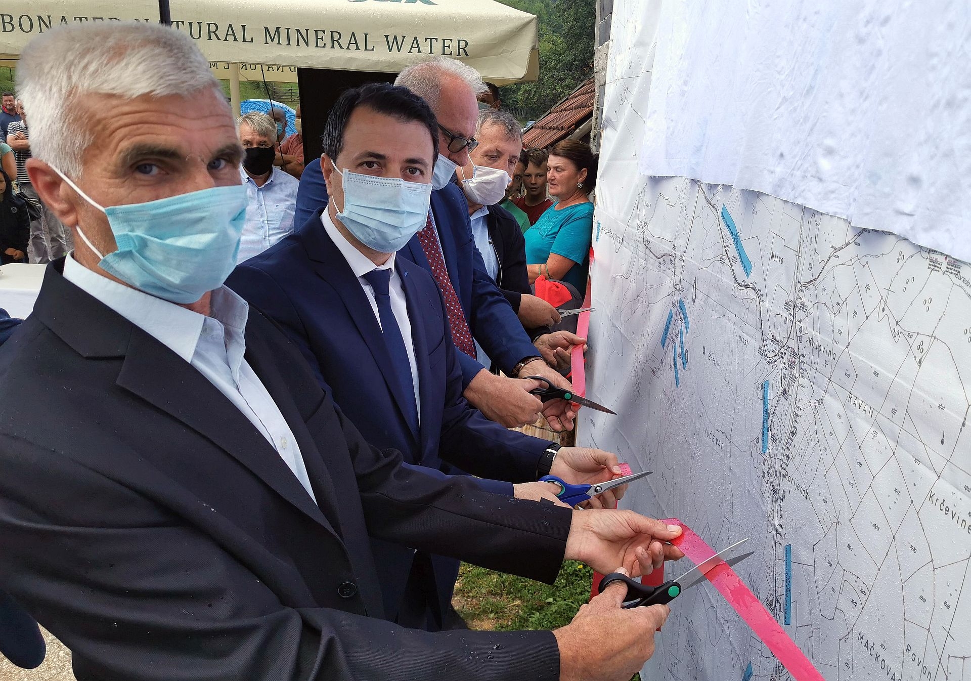 SELO SLIVNO U OPĆINI BREZA DOBILO NOVI VODOVOD, VLADA ZDK SUFINANSIRALA PROJEKAT SA 250.000 KM