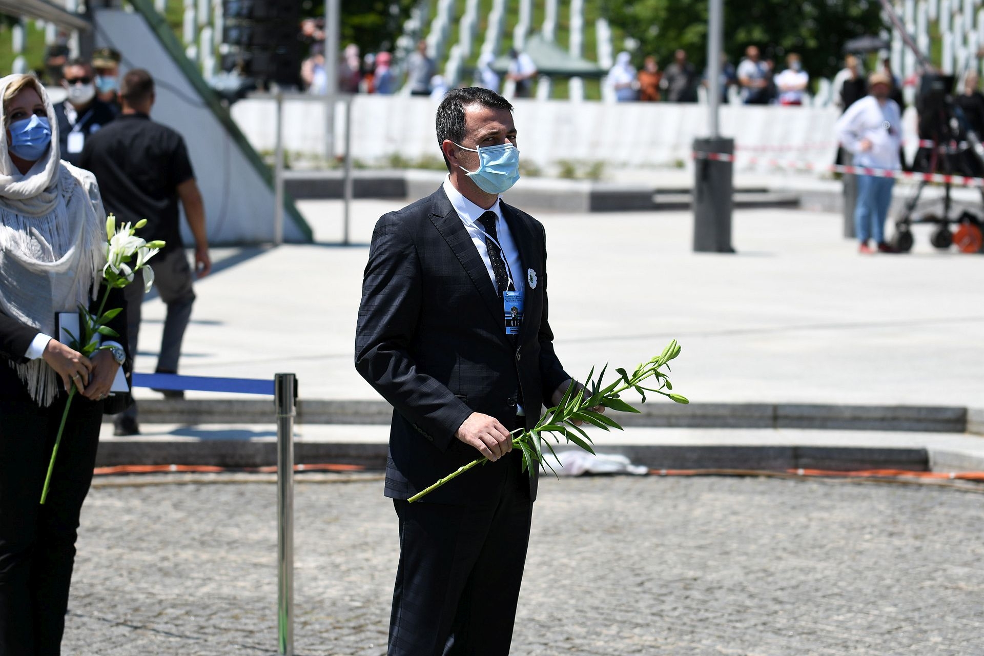 PREMIJER GANIĆ NA KOMEMORACIJI U POTOČARIMA: GENOCID I ZLOČINCI MORAJU BITI KAŽNJENI!