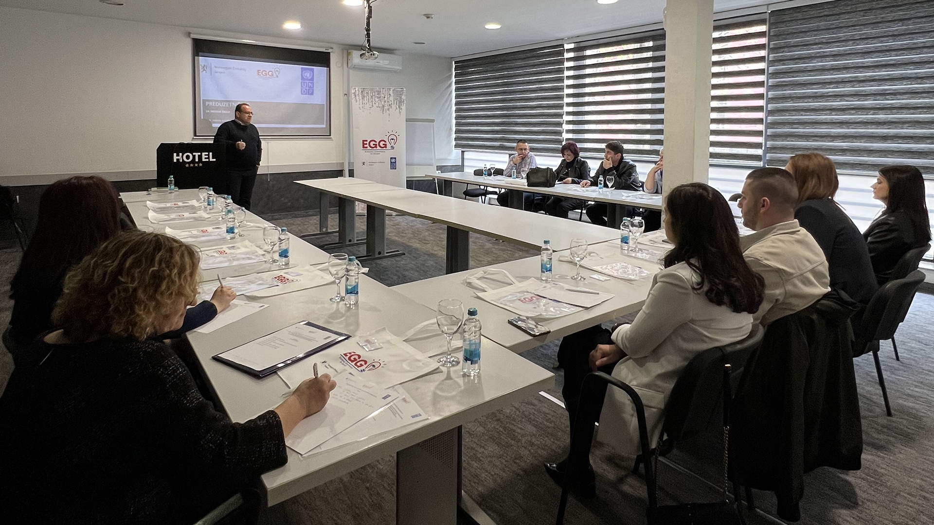 POČELA OBUKA NASTAVNIKA IZ OBLASTI PREDUZETNIŠTVA