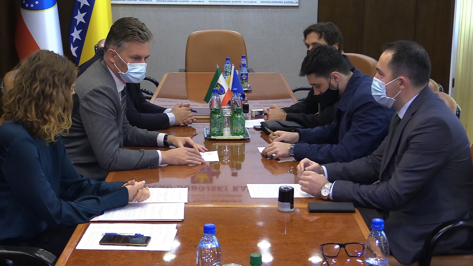 U VLADI POTPISANI UGOVORI O FINANSIRANJU TROŠKOVA FORMIRANJA NOVIH ŠEST POSLOVNIH ZONA