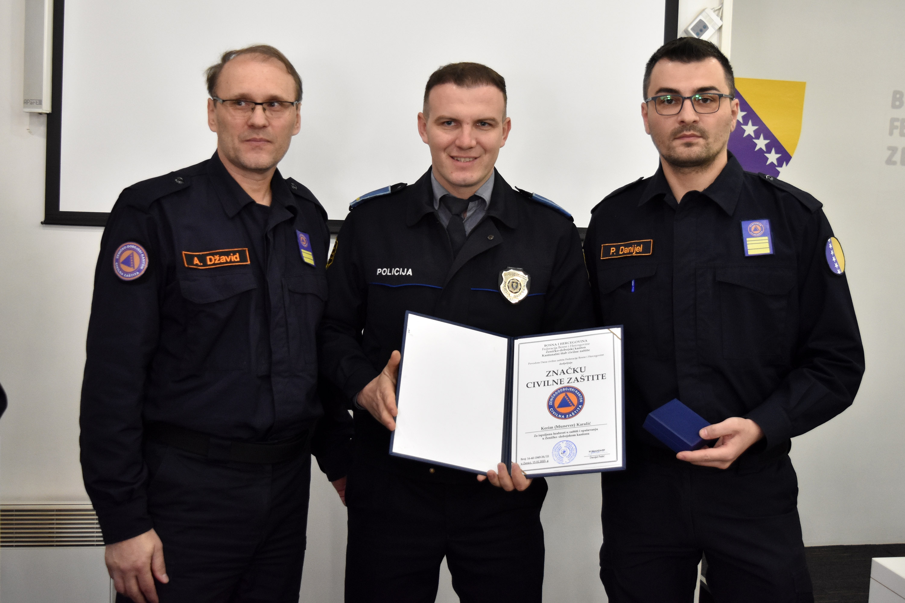 POLICAJCU KERIMU KARALIĆU DODIJELJENA ZLATNA ZNAČKA CIVILNE ZAŠTITE