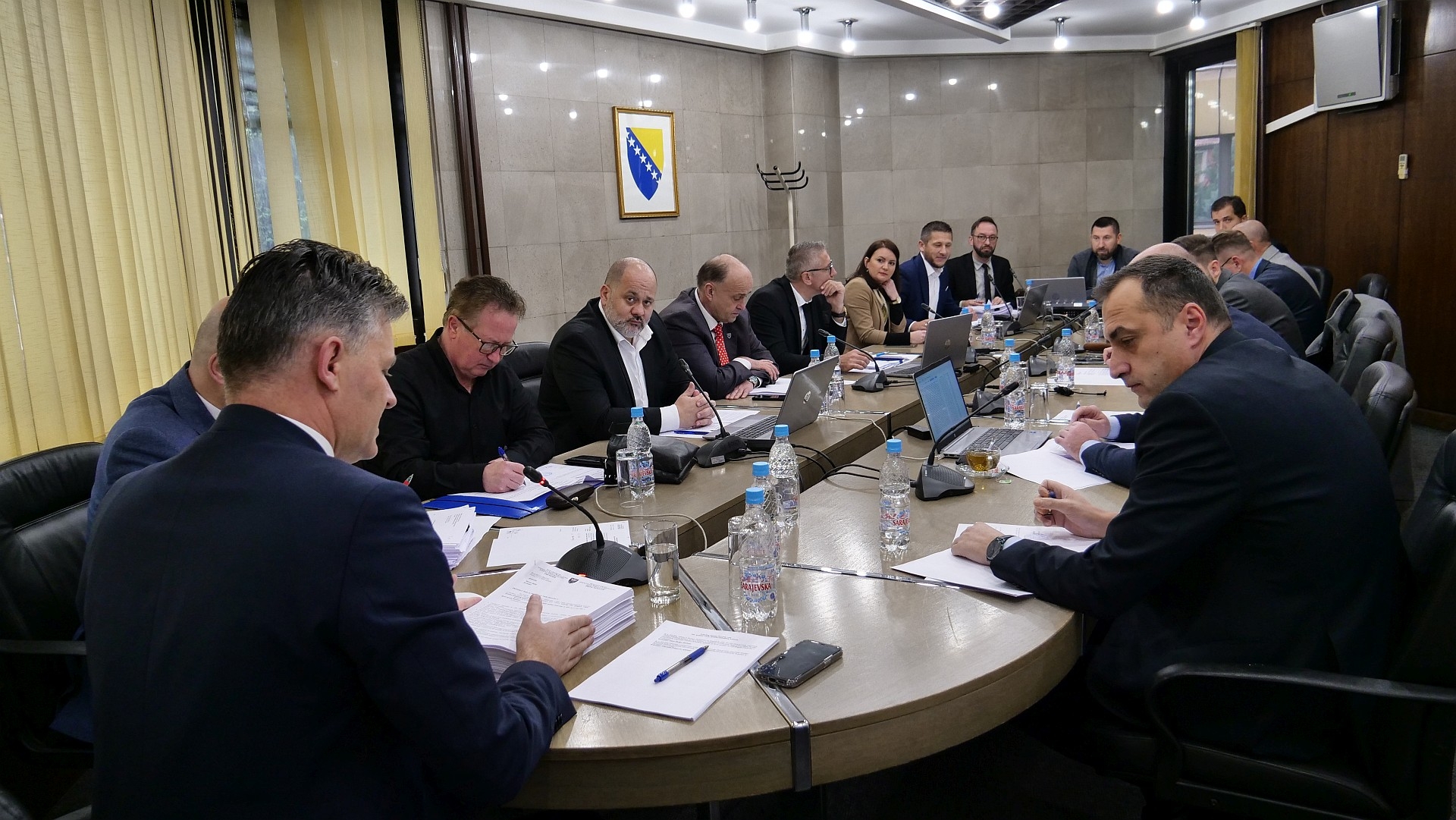 VLADA UTVRDILA ODLUKU O PRIVREMENOM FINANSIRANJU, SREDSTVA ZA ISPLATU NOVČANE POMOĆI OSIGURATI REBALANSOM BUDŽETA