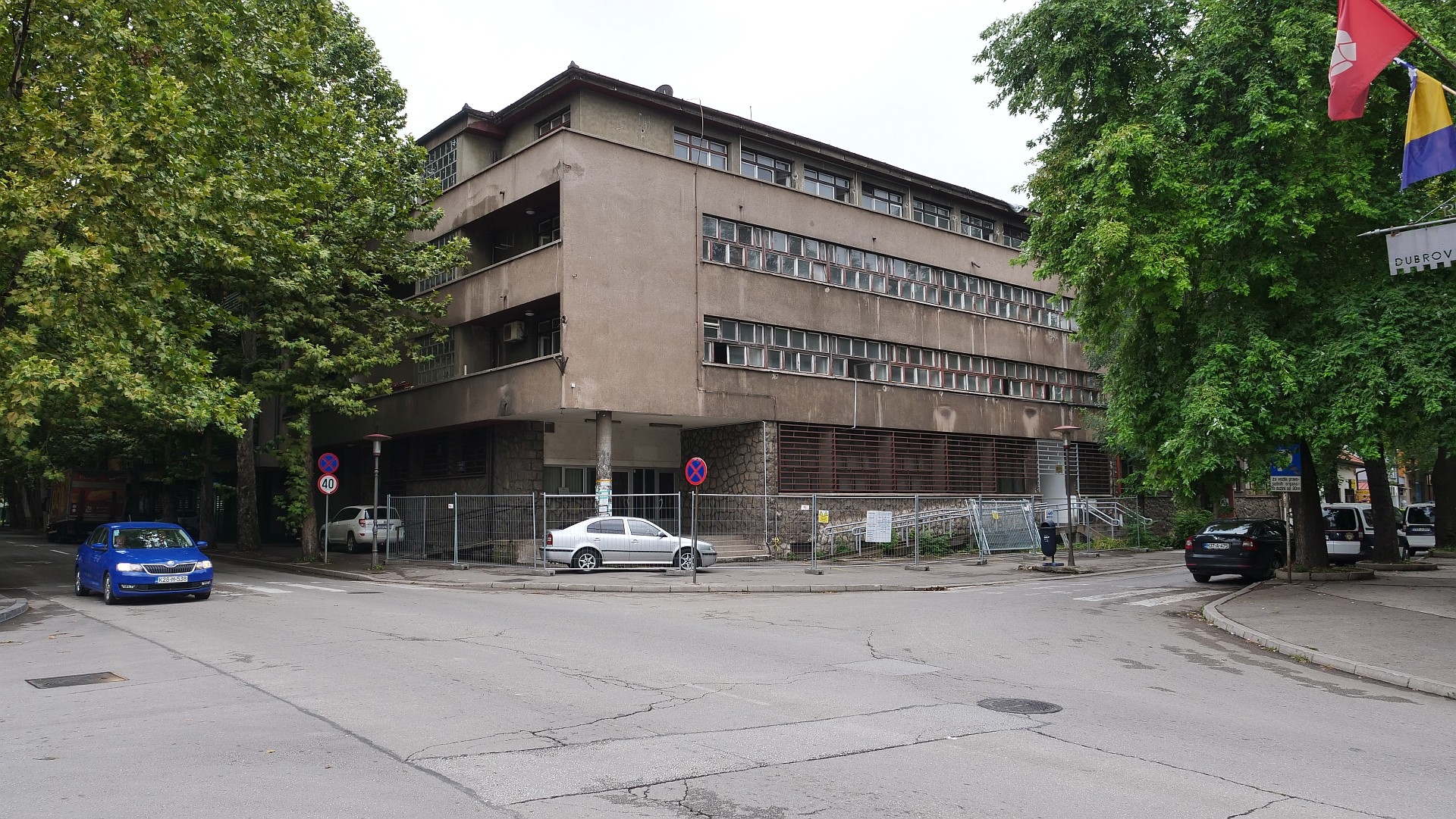 ZAPOČETA REKONSTRUKCIJA BIVŠE ZGRADE KANTONALNOG TUŽILAŠTVA: MINISTARSTVO ZA OBRAZOVANJE, NAUKU, KULTURU I SPORT DOBIJA MNOGO BOLJE USLOVE ZA RAD