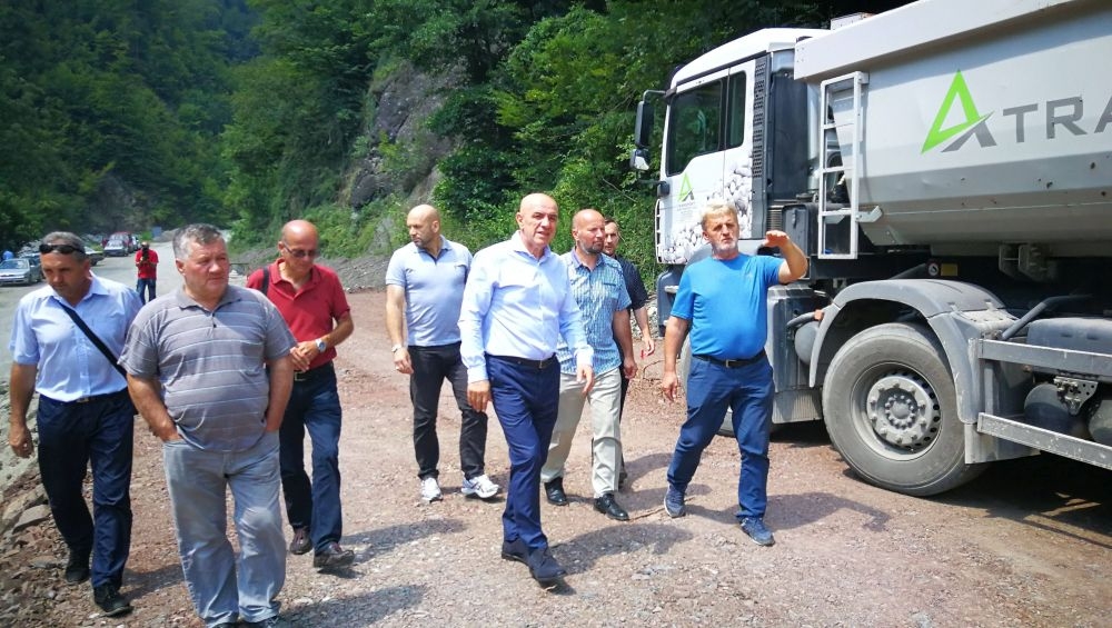 RADOVI NA SANACIJI PUTNE KOMUNIKACIJE SE NASTAVLJAJU: GRADSKA INSPEKCIJA NENADLEŽNO ZAUSTAVLJALA RADOVE NA BISTRIČAKU