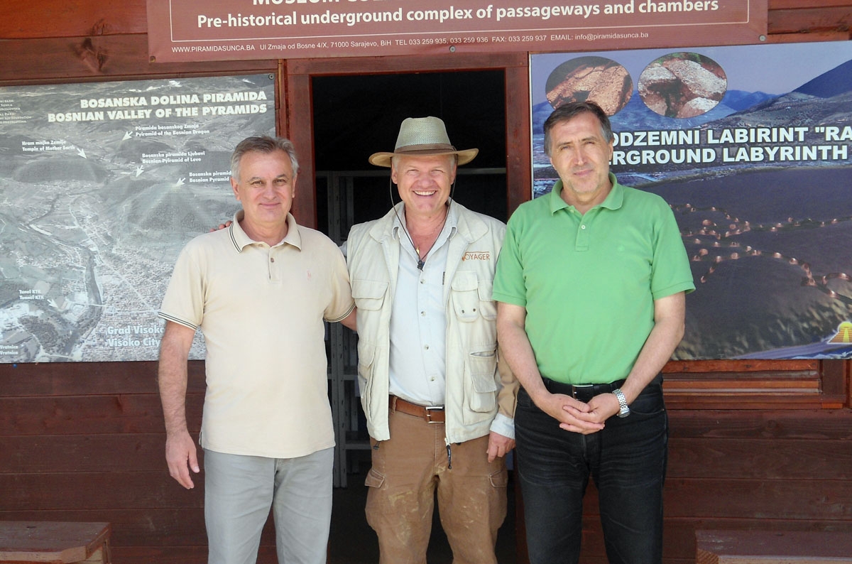 Ministar Raif Seferović, Semir Osmanagić i premijer FIkret Plevljak