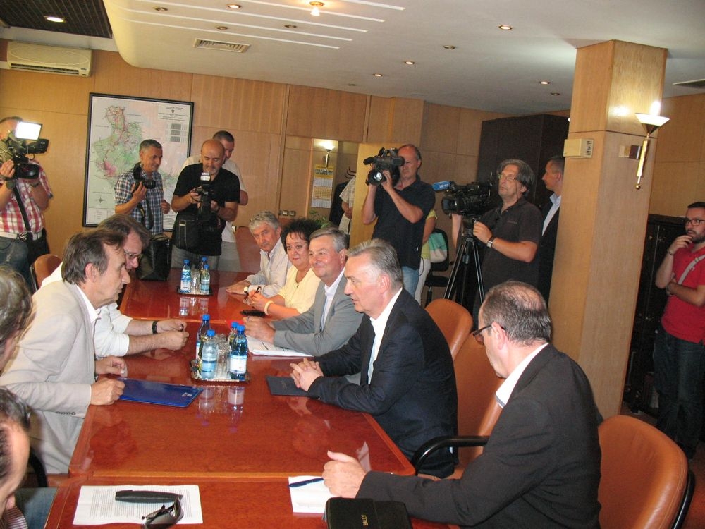 SLIJEDI POMOĆ ZENIČKO-DOBOJSKOM KANTONU SA SVIH NIVOA