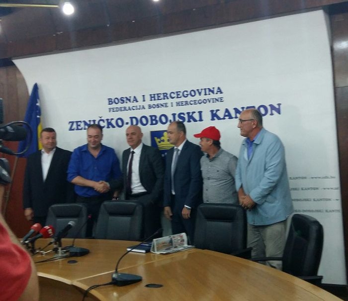 VLADA ISPUNILA OBEĆANJE-POTICAJ PROIZVOĐAČIMA MALINA 25 PFENIGA