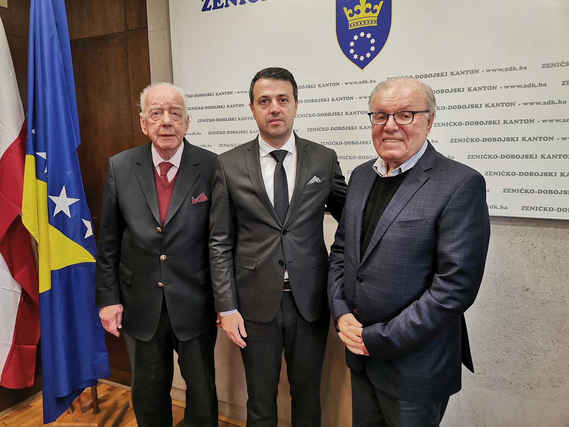 PREMIJER GANIĆ RAZGOVARAO SA BUDIMIROM LONČAROM I ASIMOM KURJAKOM