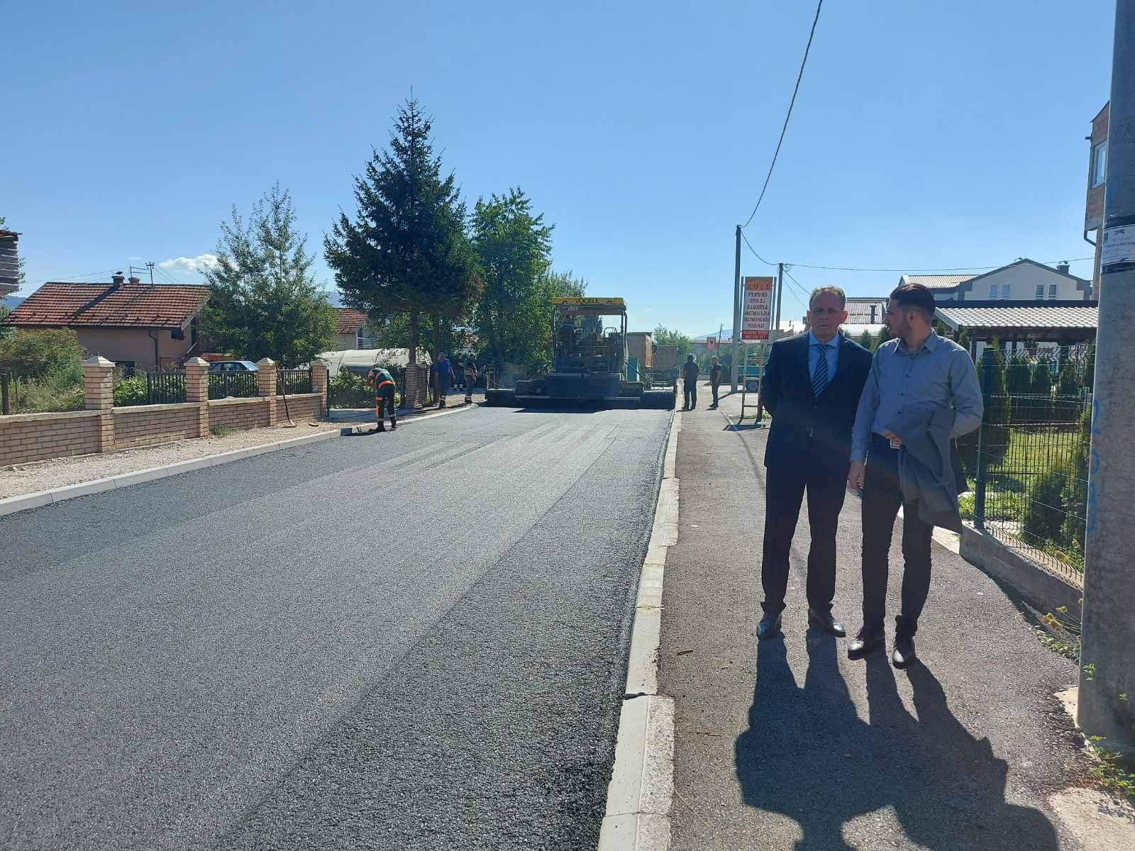 MINISTRI ISAK I PEKIĆ OBIŠLI RADOVE NA REKONSTRUKCIJI CESTE MOŠTRE - VISOKO