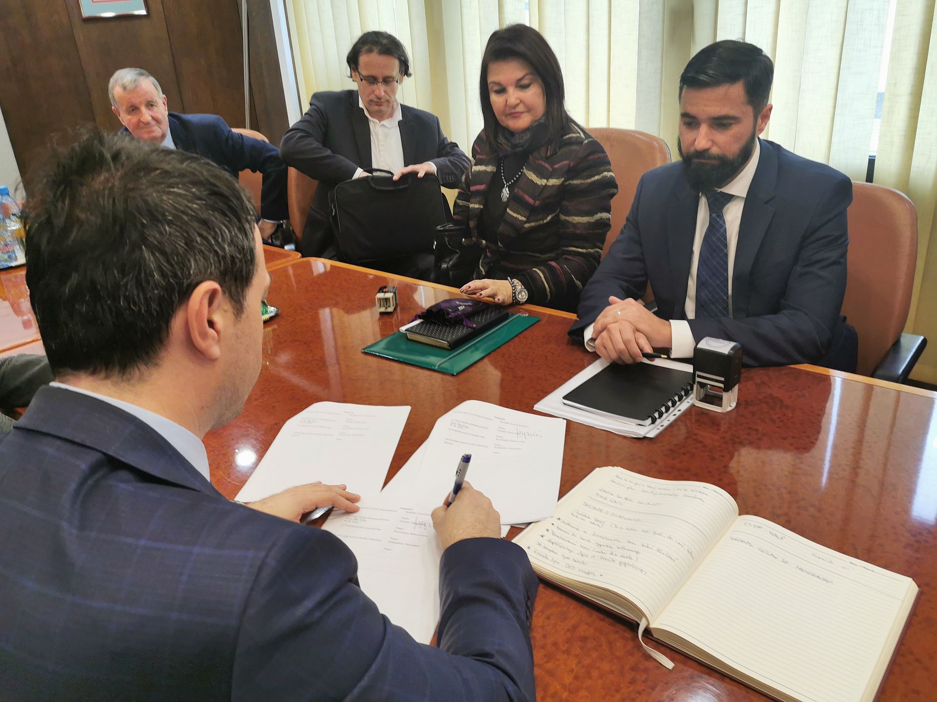 POTPISAN MEMORANDUM O SARADNJI NA PROJEKTU „SINERGIJOM DO LAKŠEG ZAPOŠLJAVANJA U ZENIČKO-DOBOJSKOM KANTONU“