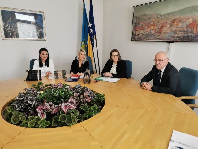 MINISTRICA SINANOVIĆ POSJETILA KANTONALNU PRIVREDNU KOMORU U TUZLI