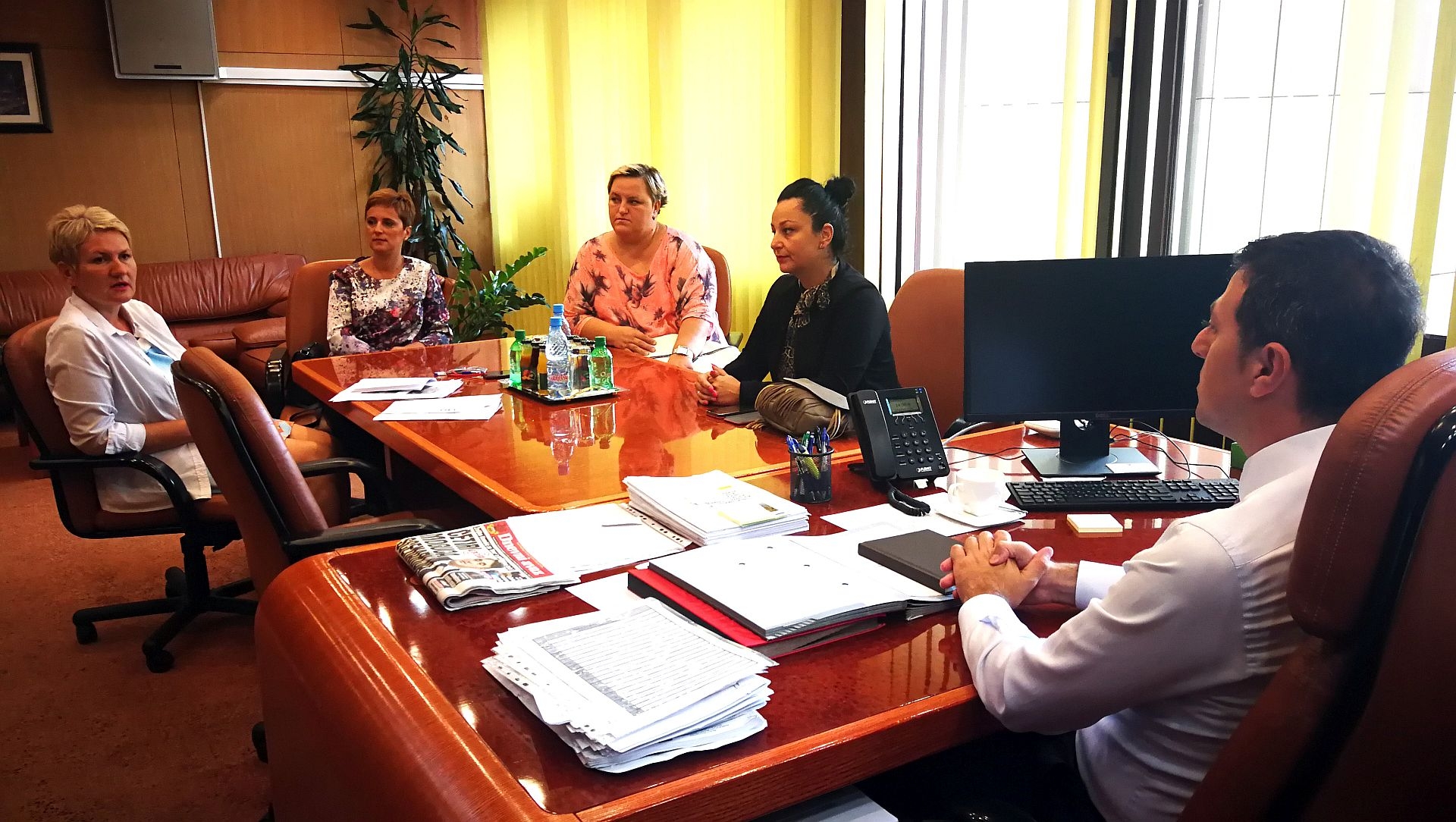 PREMIJER GANIĆ RAZGOVARAO SA PREDSTAVNICAMA UDRUŽENJA DJECE I MLADIH OBOLJELIH OD DIJABETESA U ZDK