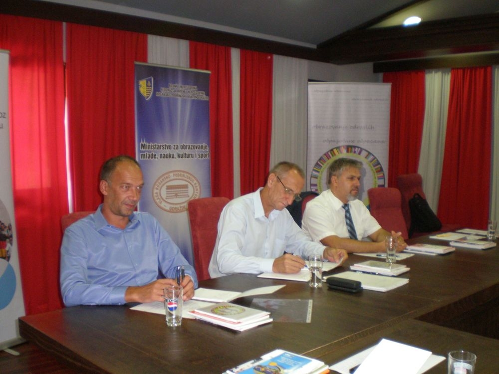 MINISTAR SINANOVIĆ PRISUSTVOVAO SASTANKU PREDSTAVNIKA OBRAZOVNIH VLASTI BOSNE I HERCEGOVINE SA PARTNERSKIM ORGANIZACIJAMA VEZANO ZA OBRAZOVANJE ODRASLIH