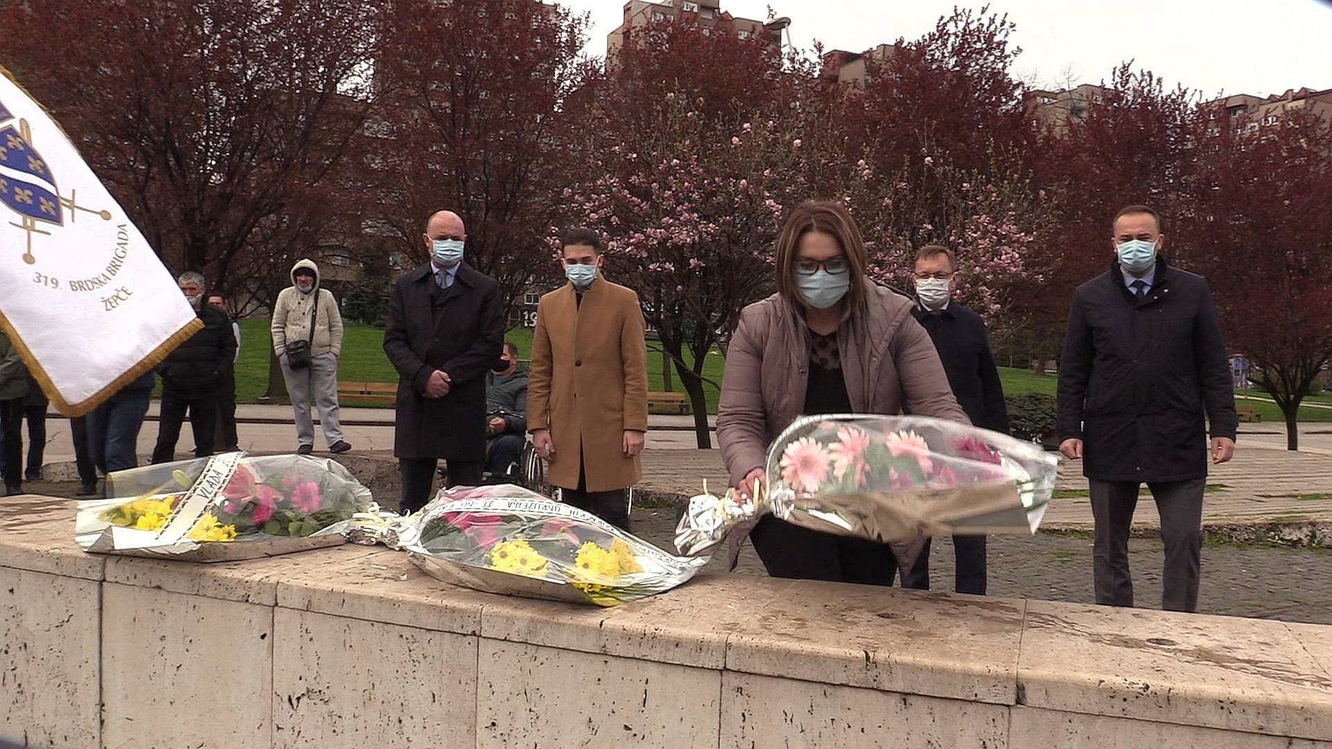 DELEGACIJA VLADE ZDK ODALA POČAST POVODOM DANA ARMIJE RBIH