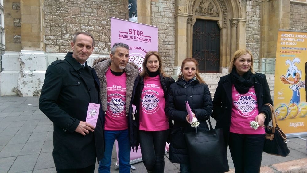 MINISTAR SINANOVIĆ PRISUTVOVAO OBILJEŽAVANJU MEĐUNARODNOG DANA BORBE PROTIV VRŠNJAČKOG NASILJA “DAN RUŽIĆASTIH MAJICA“