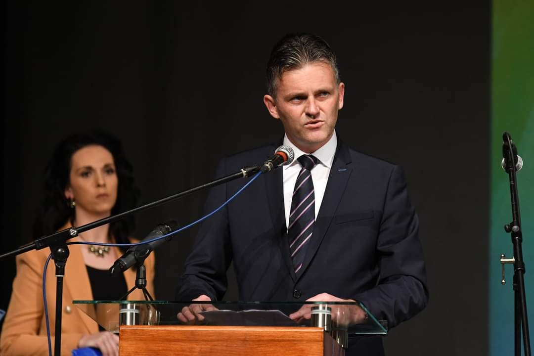 PREMIJER BAŠIĆ ČESTITAO DAN POBJEDE NAD FAŠIZMOM I DAN ZLATNIH LJILJANA