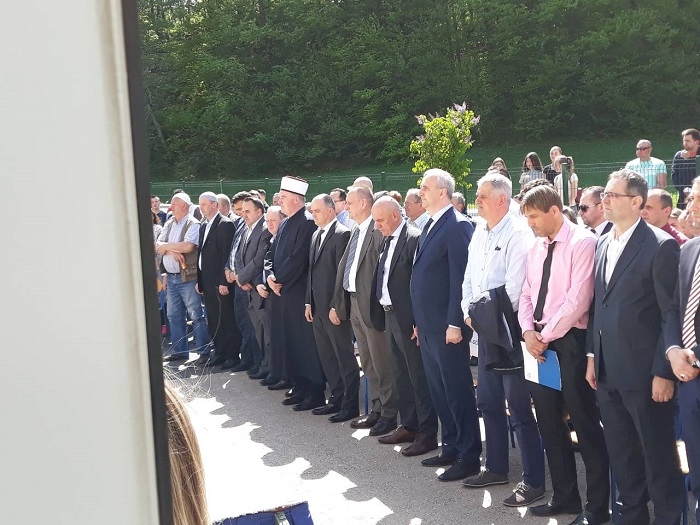 PREMIJER MIRALEM GALIJAŠEVIĆ PRISUTVOVAO SVEČANOSTI POVODOM ZAVRŠETAK RADOVA NA OBJEKTU OŠ "GAZI FERHAD-BEG", TEŠANJ FINANSIRANOM PREMA PROJEKTU "ENERGIJSKA EFIKASNOST U BiH"