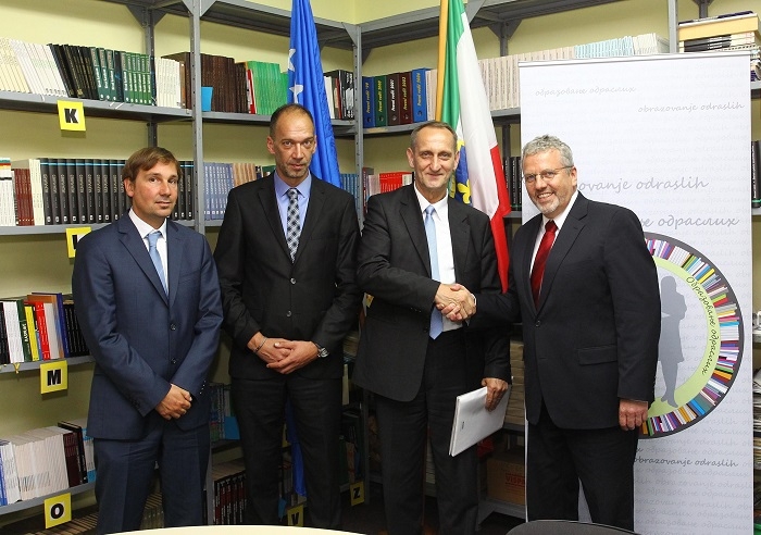 VISOKA DELEGACIJA IZ SAVEZNE REPUBLIKE NJEMAČKE U POSJETI MINISTARSTVU ZA OBRAZOVANJE, NAUKU, KULTURU I SPORT ZENIČKO-DOBOJSKOG KANTONA